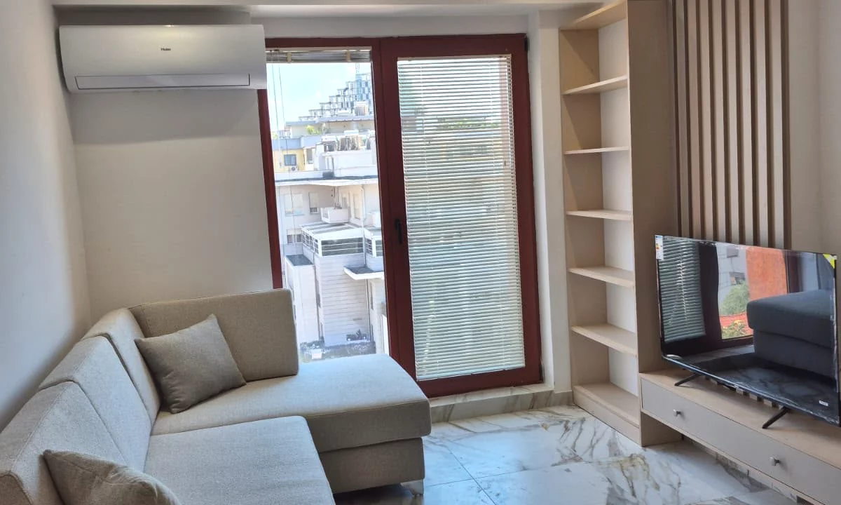 Shtepi me qera Apartament ne Tirane, 1+1, Mobilimi E mobiluar, Pagesa 799  Euro.