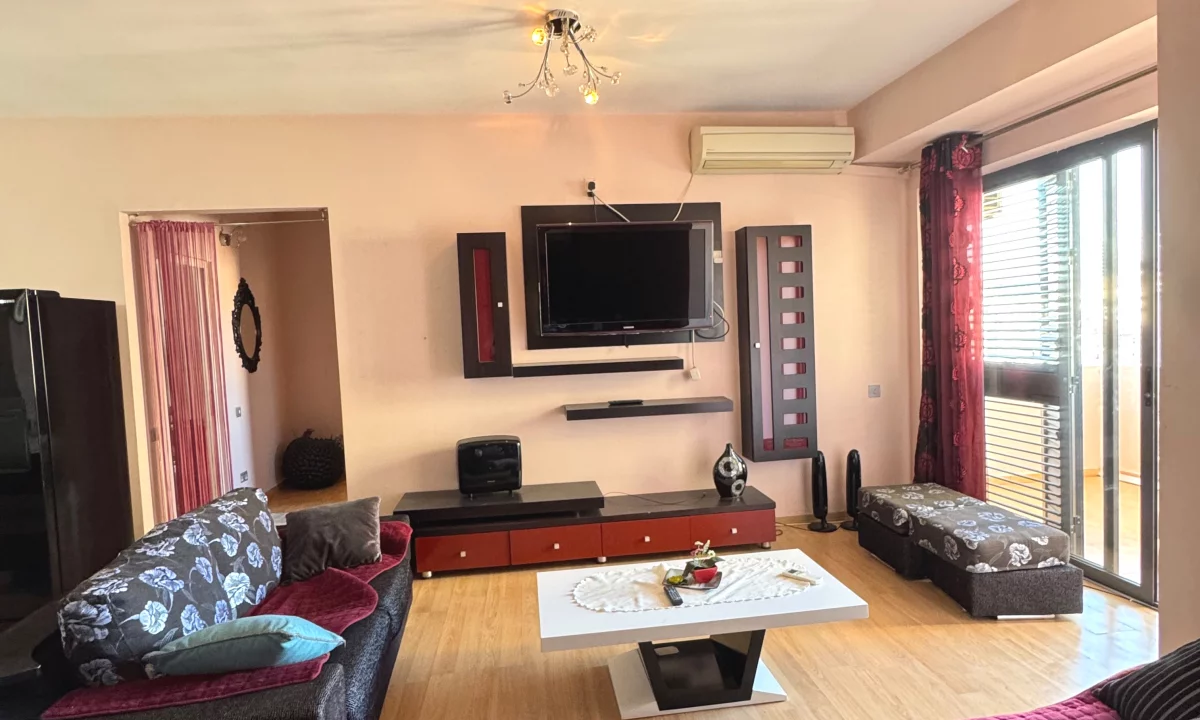 Shtepi me qera Apartament ne Tirane, 2+1, Mobilimi E mobiluar, Pagesa 599  Euro.