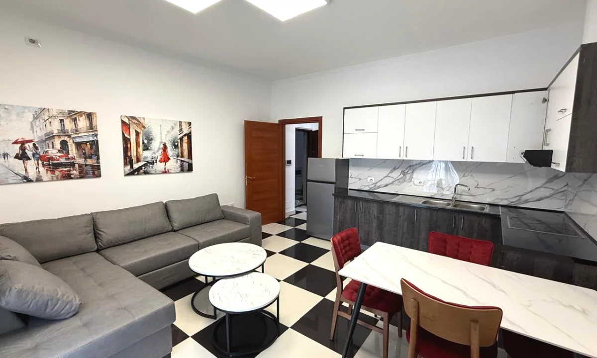 Shtepi me qera Apartament ne Tirane, 2+1, Mobilimi E mobiluar, Pagesa 599  Euro.