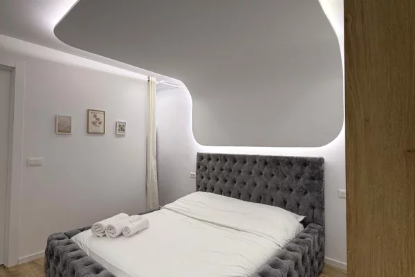 Jepet me  Qera Garzonier  📍21 Dhjetori