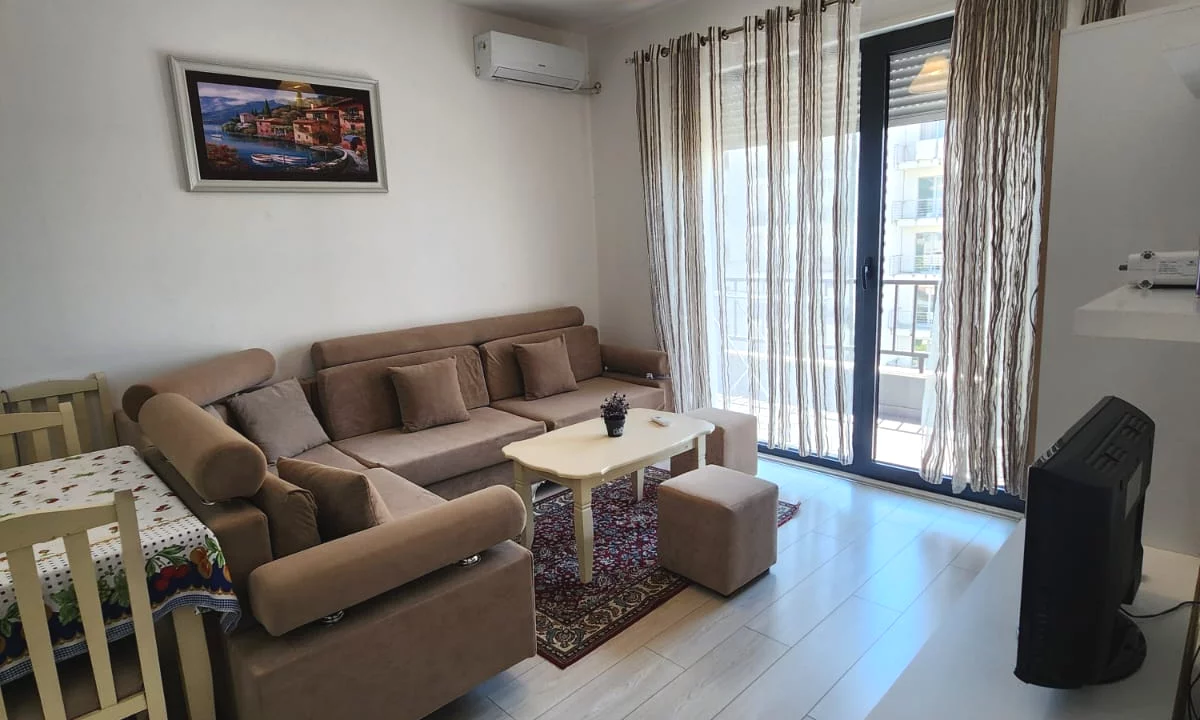 Shtepi me qera Apartament ne Tirane, 3+1, Mobilimi E mobiluar, Pagesa 650  Euro.