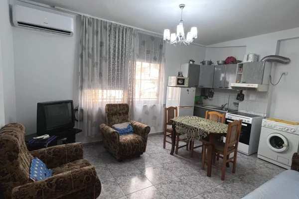 Shtepi me qera Apartament ne Tirane, 1+1, Mobilimi E mobiluar, Pagesa 450  Euro.