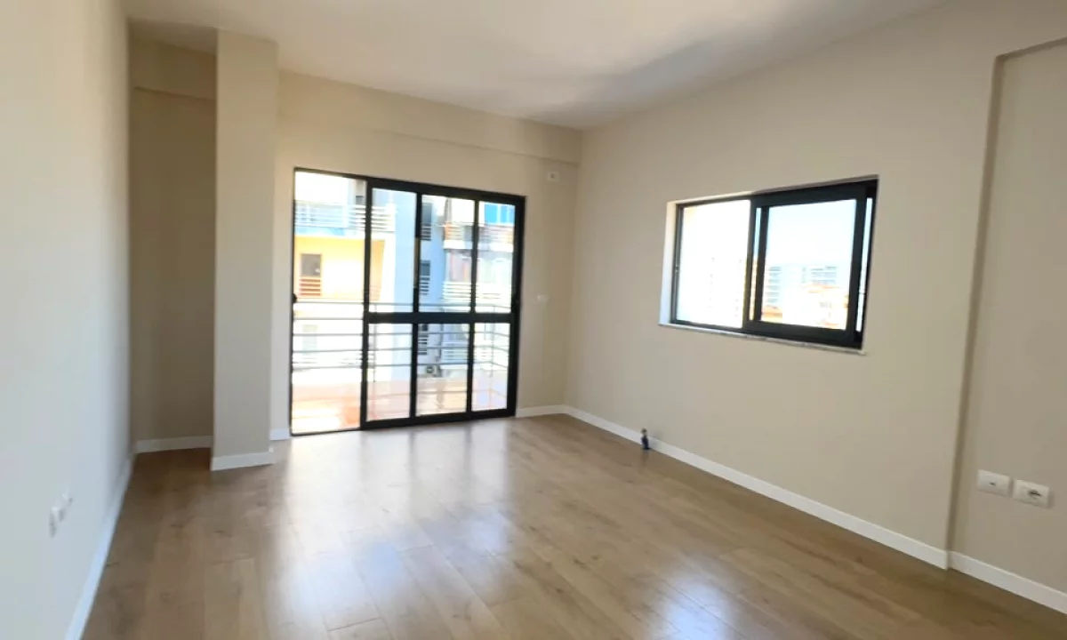 Shtepi ne shitje Apartament ne Tirane, 2+1, Mobilimi Pjeserisht e mobiluar, Pagesa 182,900  Euro.