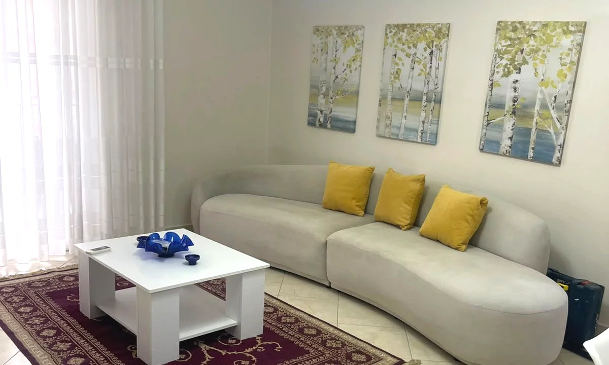 Shtepi me qera Apartament ne Tirane, 1+1, Mobilimi E mobiluar, Pagesa 649  Euro.