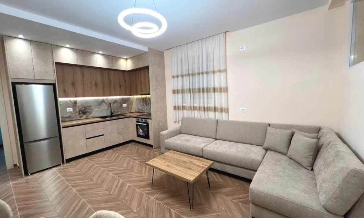 Shtepi me qera Apartament ne Tirane, 2+1, Mobilimi E mobiluar, Pagesa 500  Euro.