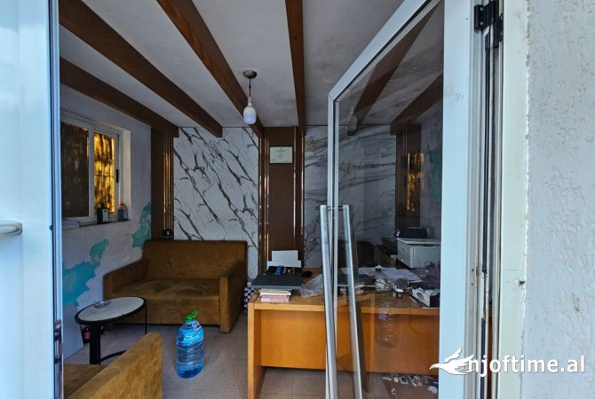 Shtepi ne shitje Shtepi Private ne Tirane, 2+1, Mobilimi E mobiluar, Pagesa 155,000  Euro.