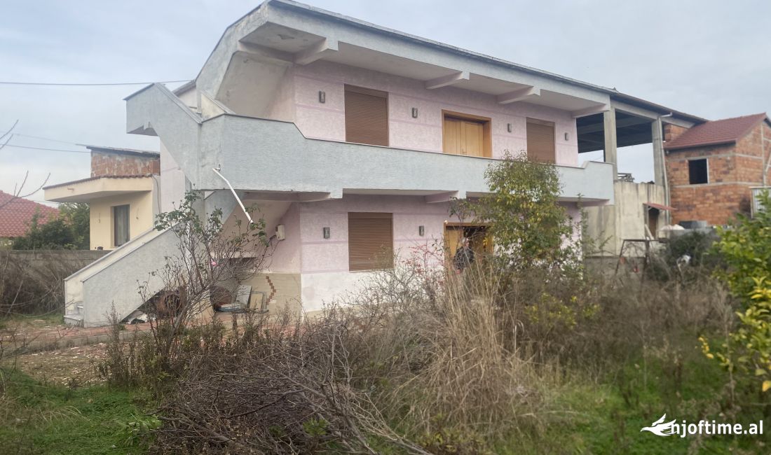 Shtepi ne shitje Shtepi Private ne Tirane, 4+1, Mobilimi Pjeserisht e mobiluar, Pagesa 155,000  Euro.