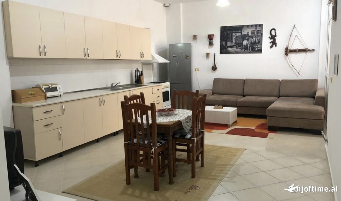 Shtepi ne shitje Apartament ne Durres, 1+1, Mobilimi E mobiluar, Pagesa 72,000  Euro.