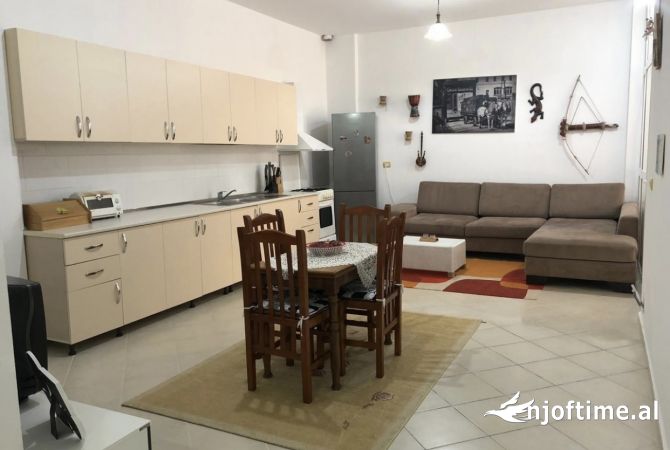 Shitet apartament 1+1 Shkembi Kavajes