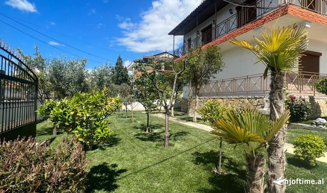 Shtepi ne shitje Vila Luksoze ne Tirane, 6+1, Mobilimi E mobiluar, Pagesa 230,000  Euro.