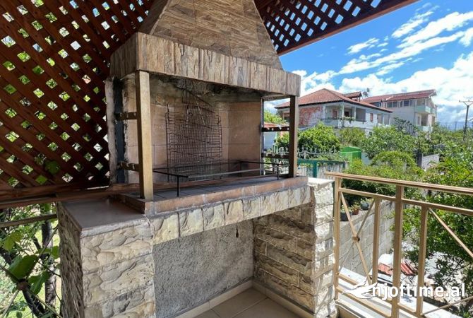 Shtepi ne shitje Vila Luksoze ne Tirane, 6+1, Mobilimi E mobiluar, Pagesa 230,000  Euro.