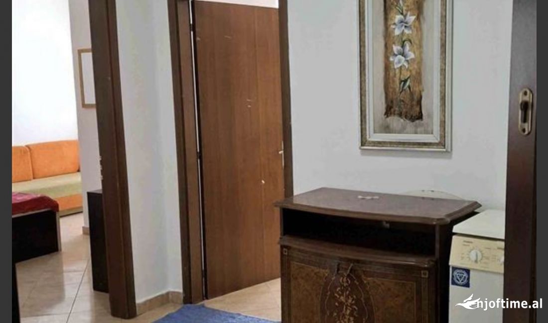 Shtepi me qera Apartament ne Tirane, 1+1, Mobilimi E mobiluar, Pagesa 300  Euro.
