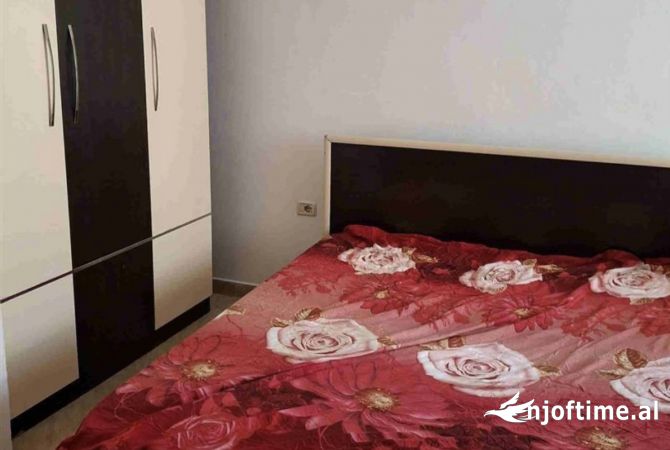 Shtepi me qera Apartament ne Tirane, 1+1, Mobilimi E mobiluar, Pagesa 300  Euro.