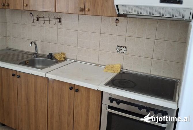 Shtepi me qera Apartament ne Tirane, 1+1, Mobilimi E mobiluar, Pagesa 300  Euro.