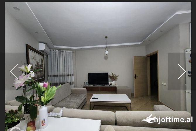 Shtepi ne shitje Apartament ne Tirane, 1+1, Mobilimi E mobiluar, Pagesa 93,000  Euro.