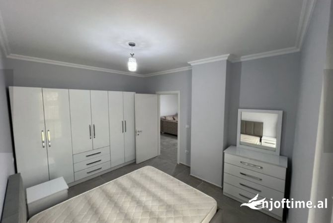 Shtepi ne shitje Apartament ne Tirane, 1+1, Mobilimi E mobiluar, Pagesa 95,000  Euro.