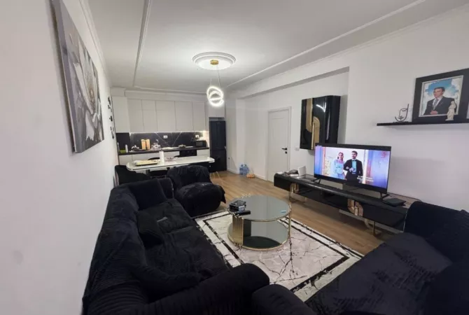 Shtepi ne shitje Apartament ne Tirane, 2+1, Mobilimi E mobiluar, Pagesa 160,000  Euro.