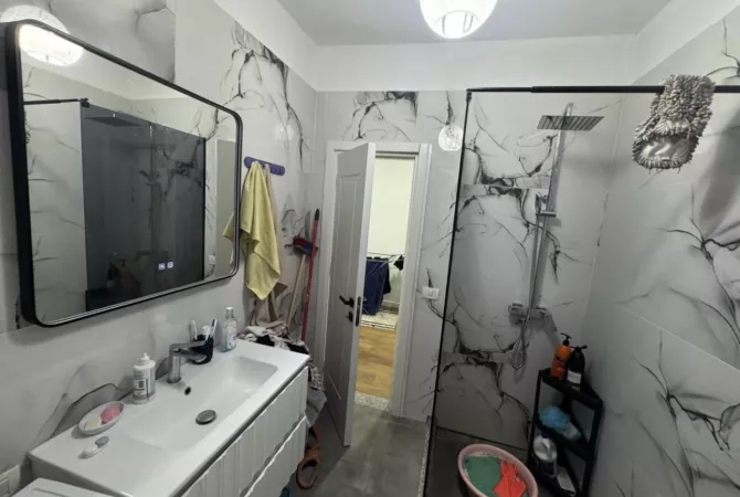 Shtepi ne shitje Apartament ne Tirane, 2+1, Mobilimi E mobiluar, Pagesa 160,000  Euro.