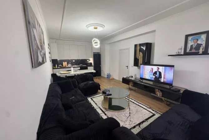 Shitet 2+1 ne Porcelan