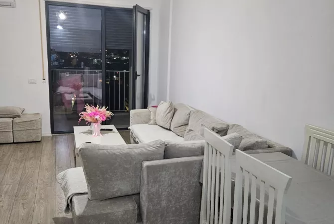 Shtepi me qera Apartament ne Tirane, 1+1, Mobilimi E mobiluar, Pagesa 500  Euro.