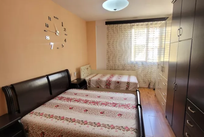 Shitet 1+1 Apartament,Fresk.