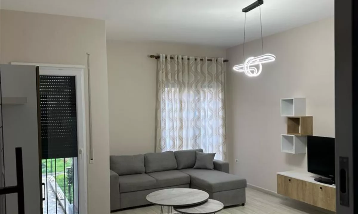 Shtepi me qera Apartament ne Tirane, 1+1, Mobilimi E mobiluar, Pagesa 420  Euro.