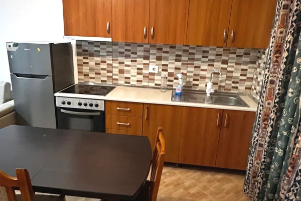 Shtepi me qera Apartament ne Tirane, 1+1, Mobilimi E mobiluar, Pagesa 400  Euro.