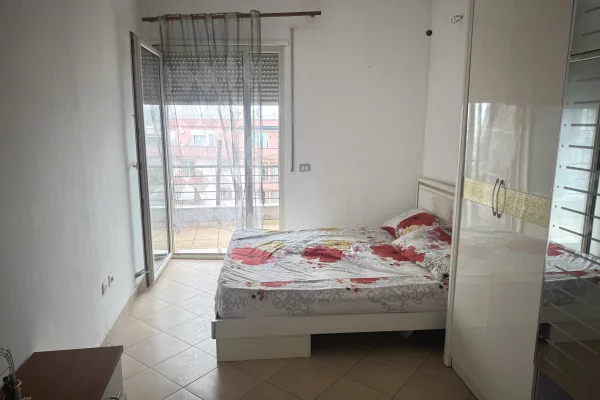 Shtepi me qera Apartament ne Tirane, 2+1, Mobilimi E mobiluar, Pagesa 400  Euro.