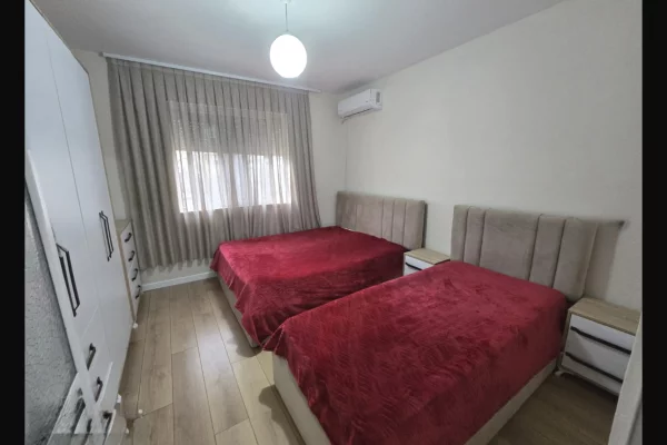 Shtepi me qera Apartament ne Tirane, 1+1, Mobilimi E mobiluar, Pagesa 450  Euro.