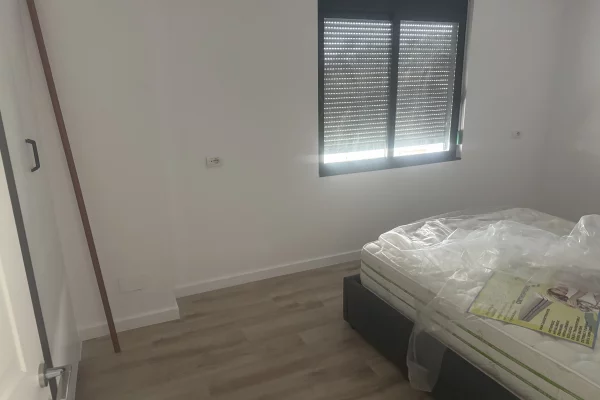 Shtepi me qera Apartament ne Tirane, 3+1, Mobilimi E mobiluar, Pagesa 350  Euro.