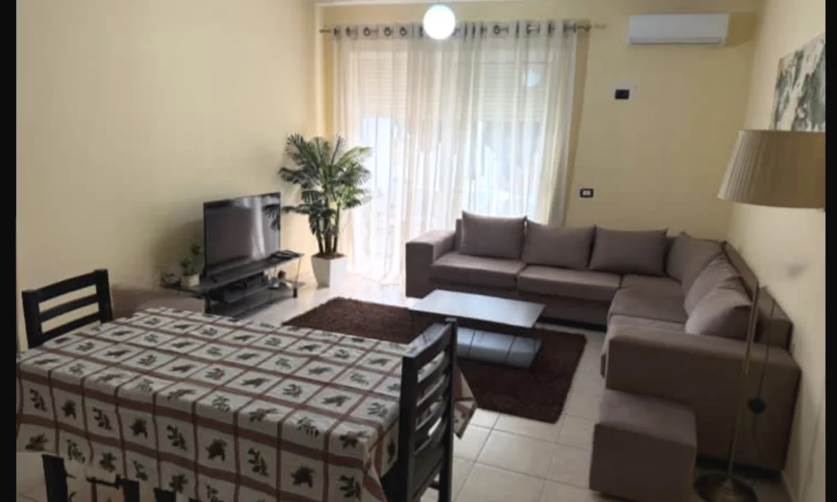 Shtepi me qera Apartament ne Tirane, 2+1, Mobilimi E mobiluar, Pagesa 550  Euro.