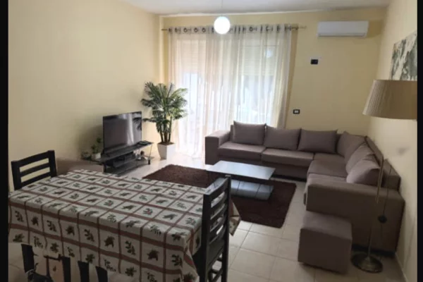 Shtepi me qera 2+1 ne Tirane - 550 Euro