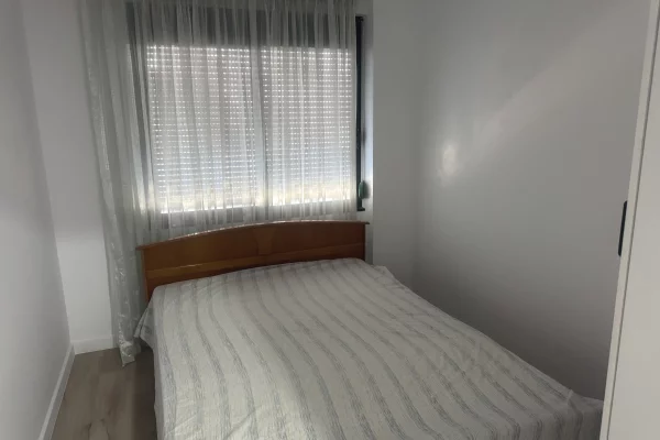 Shtepi me qera Apartament ne Tirane, 3+1, Mobilimi E mobiluar, Pagesa 350  Euro.