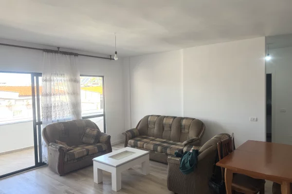 Shtepi me qera Apartament ne Tirane, 3+1, Mobilimi E mobiluar, Pagesa 350  Euro.