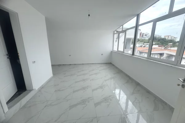 Shtepi ne shitje Apartament ne Tirane, 3+1, Mobilimi Bosh, pa mobiluar, Pagesa 125,000  Euro.