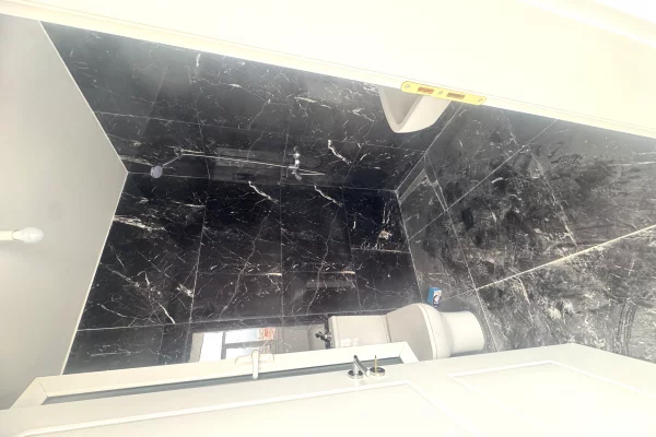 Shtepi ne shitje Apartament ne Tirane, 3+1, Mobilimi Bosh, pa mobiluar, Pagesa 125,000  Euro.