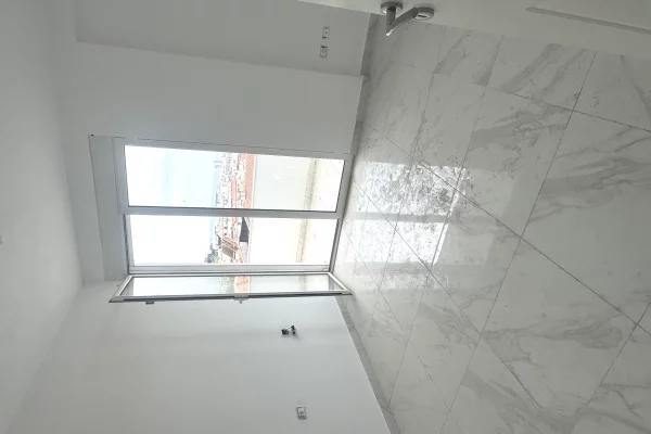 Shtepi ne shitje Apartament ne Tirane, 3+1, Mobilimi Bosh, pa mobiluar, Pagesa 125,000  Euro.
