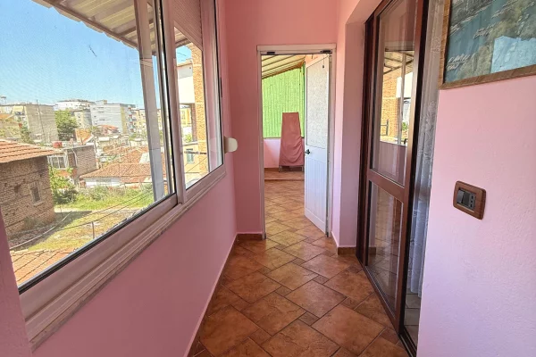 Shtepi me qera Apartament ne Tirane, 2+1, Mobilimi E mobiluar, Pagesa 550  Euro.