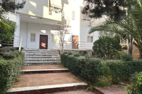 Shtepi me qera Apartament ne Tirane, 2+1, Mobilimi E mobiluar, Pagesa 420  Euro.