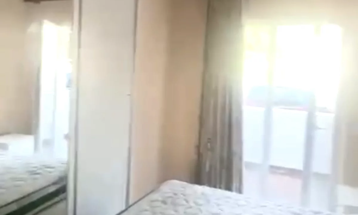 Shtepi ne shitje Papafingo(kati i catise) ne Tirane, 2+1, Mobilimi E mobiluar, Pagesa 87,000  Euro.