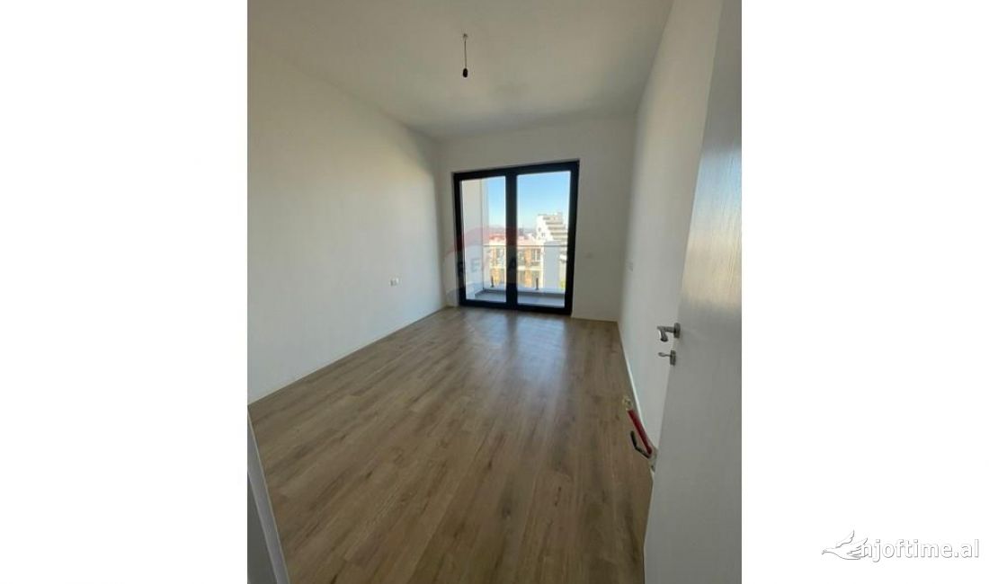 Zyre per qira, Rruga e Dibres, Farmacia 10