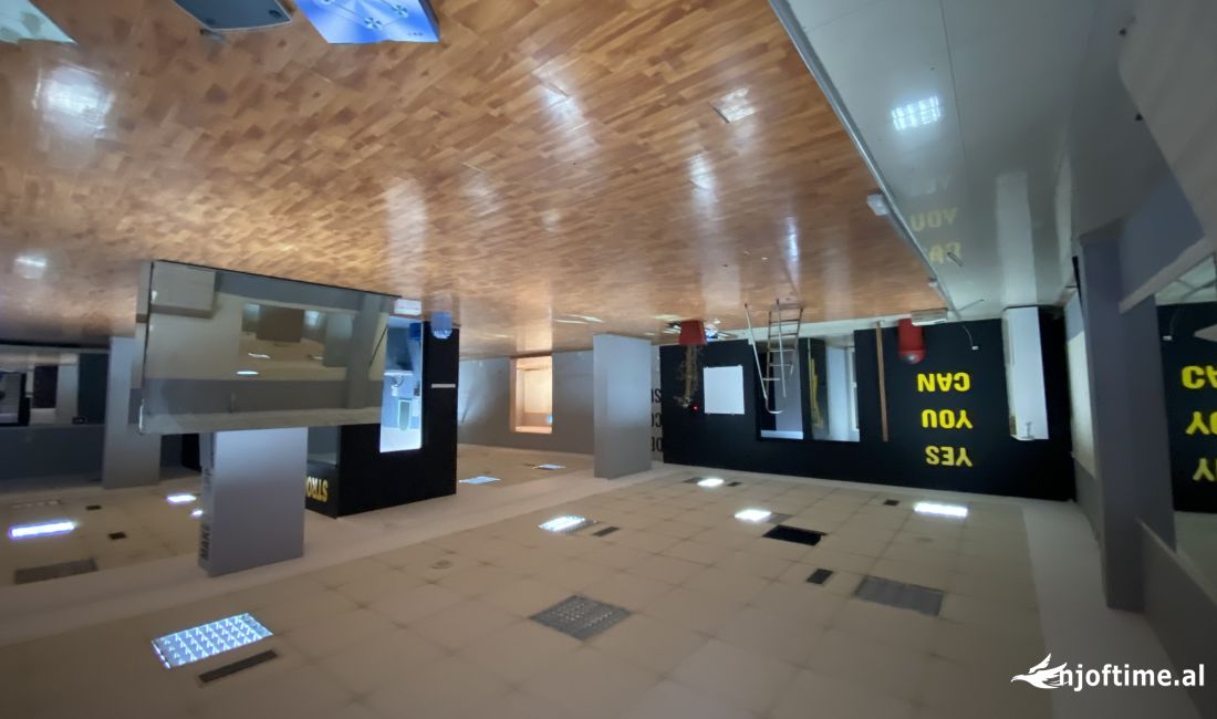 Jepet amabient me qira prane Kika 2