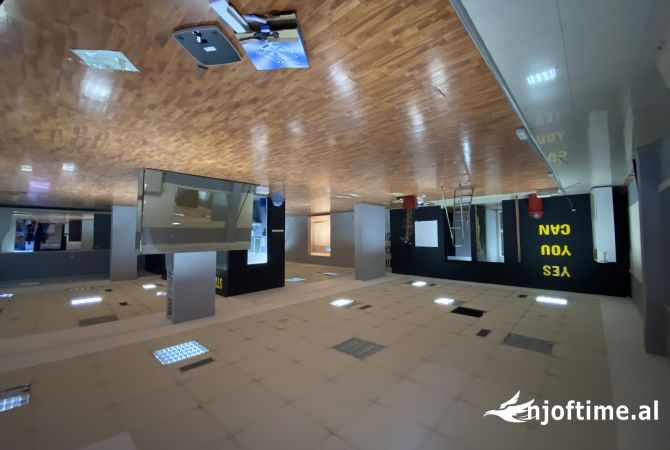 Jepet amabient me qira prane Kika 2