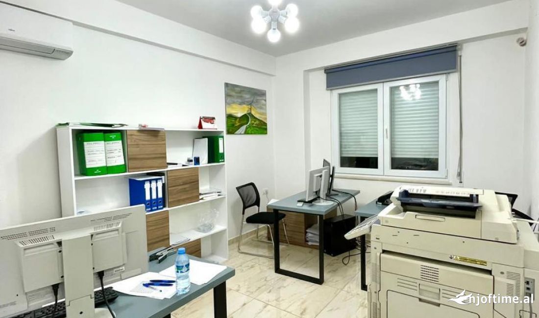 jepet zyre me qira te Komuna e parisit