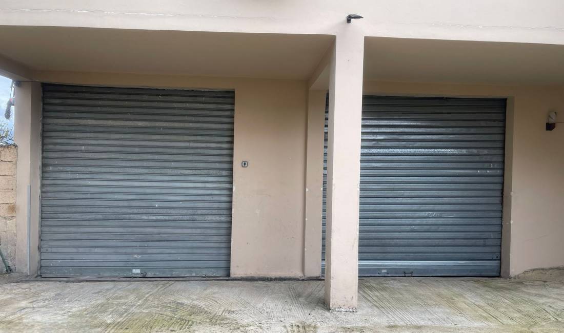 2 Garazhe + Oborr me qera ne Sauk, Tirane (ID 30112)