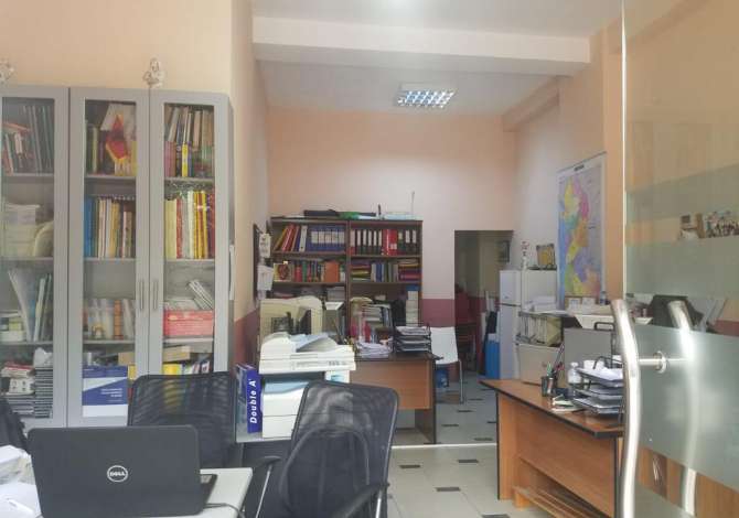 Ambient Biznesi - Zyre me qera Tek Komuna e Parisit - ID 04013