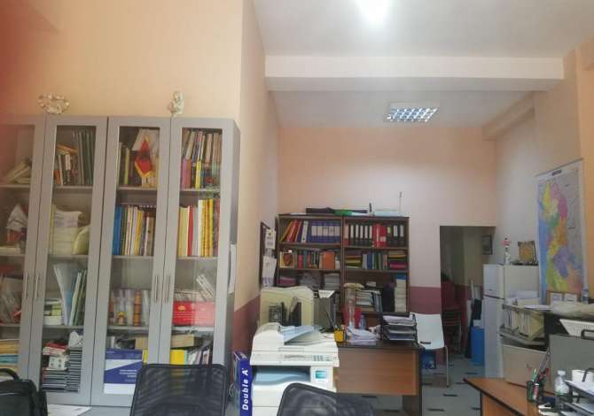 Ambient Biznesi - Zyre me qera Tek Komuna e Parisit - ID 04013