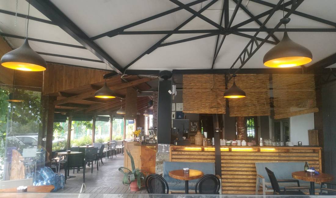 Jepet lokal me qera 170m2 Kopshti Zoologjik 800 Euro