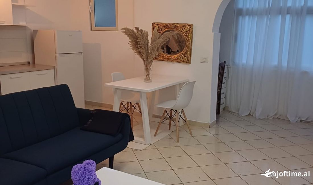 Appartamento in affitto a Tirana 1+1, Arredato