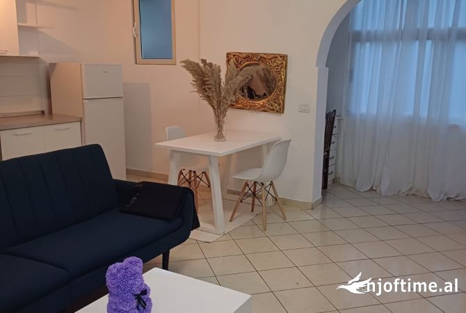 Jepet me qera super apartament 1+1 Shkolla Baletit 500 Euro 